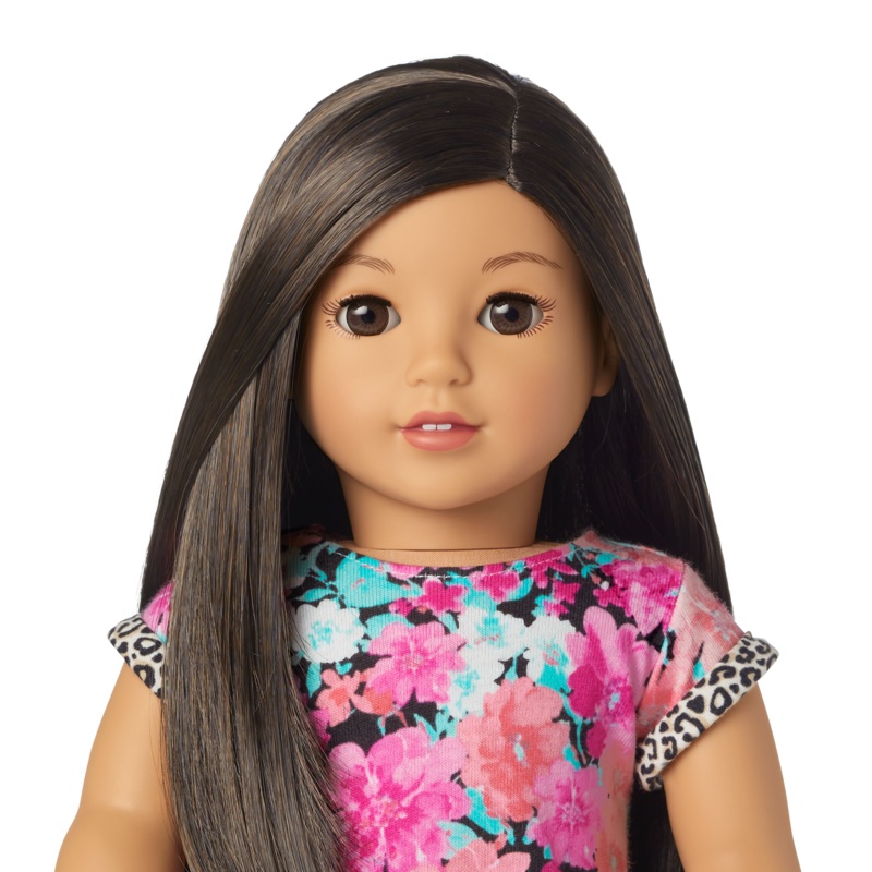 Truly Me 18-inch Doll #124 with straight black-brown hair